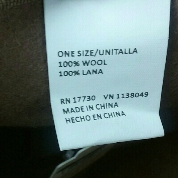 A NEW DAY. Cloche Hat.Tan.Gold Studs. NWT - Picture 3 of 3